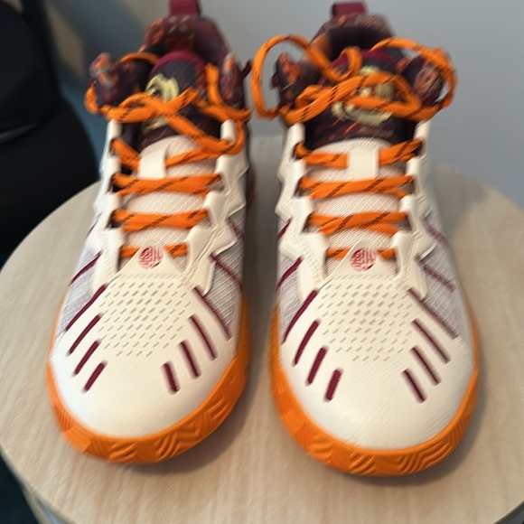 Adidas Derrick Rose Sneakers - Men and Women Basketball - Picture 4 of 5